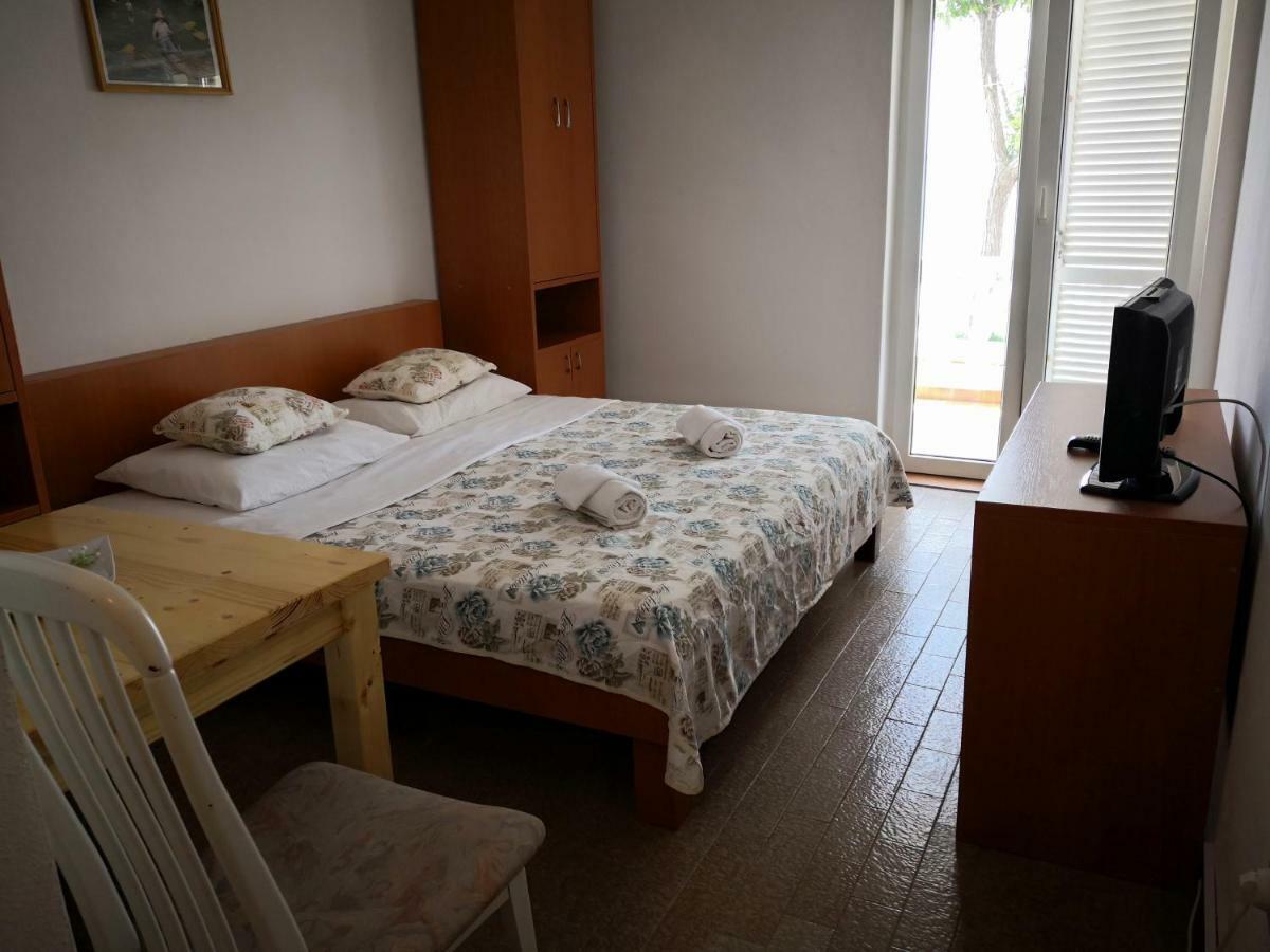 Guesthouse Dupin Vlašići Bagian luar foto