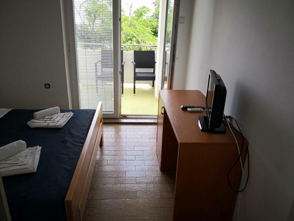 Guesthouse Dupin Vlašići Bagian luar foto